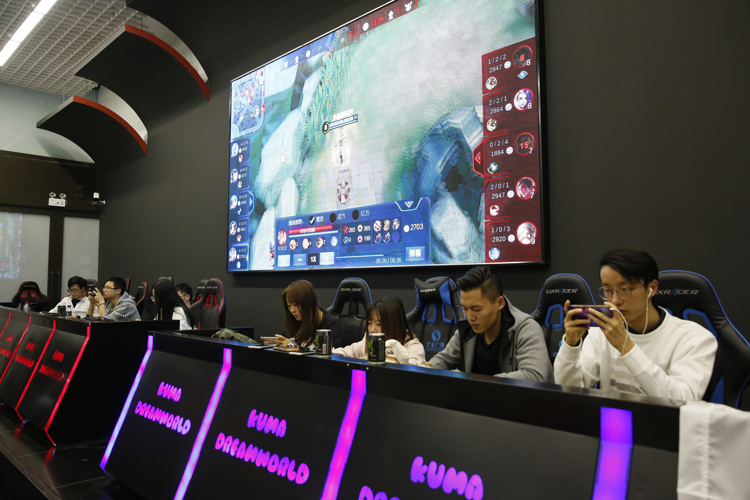 Into the Breach 用 REDSTAR 替换 BOROS 在 41 天后＊